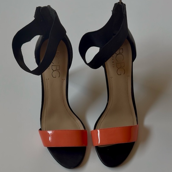 BCBG Paris Shoes - BCBG Paris Black and Peach Strap Heel - SIZE 9
